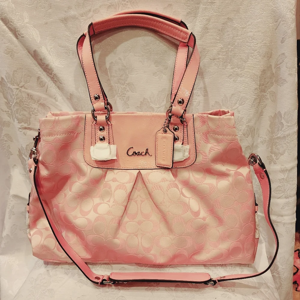 SOLD TO AUNT YV Coach Pink Signiture Ashley Bag + Wallet & checkbook š„ - Picture 1 of 10